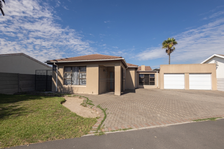 4 Bedroom Property for Sale in Riverton Western Cape